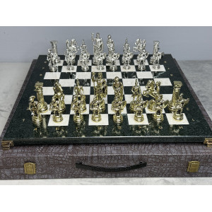 Шахматы из камня подарочные «Римская война» — змеевик Шахматы из камня подарочные «Римская война» — змеевик