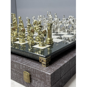 Шахматы из камня подарочные «Римская война» — змеевик Шахматы из камня подарочные «Римская война» — змеевик