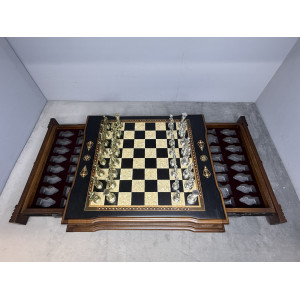 Эксклюзивные шахматы «Римская война» — роскошный ларец ручной работы Эксклюзивные шахматы «Римская война» — роскошный ларец ручной работы