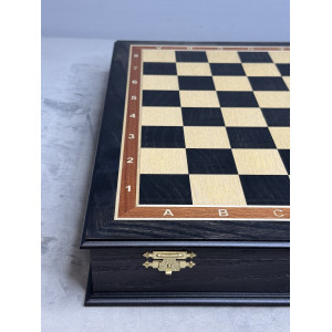 Шахматы подарочные “Русские сказки” в ларце с мраморными фигурами 