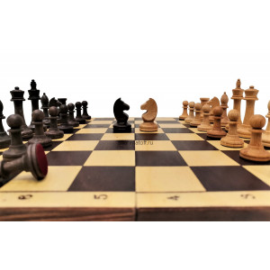 Шахматы Турнирные с фигурами из бука в доске люкс 30