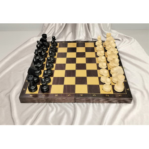 Шахматы Гроссмейстерские с фигурами из бука в доске люкс 40