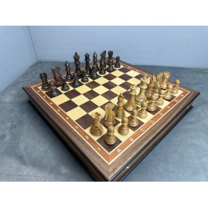 Шахматный ларец с фигурами из дуба